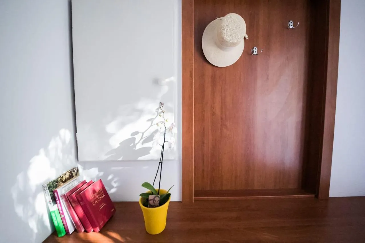 Mb Pag Bed&Breakfast Pag Town Nocleg ze śniadaniem